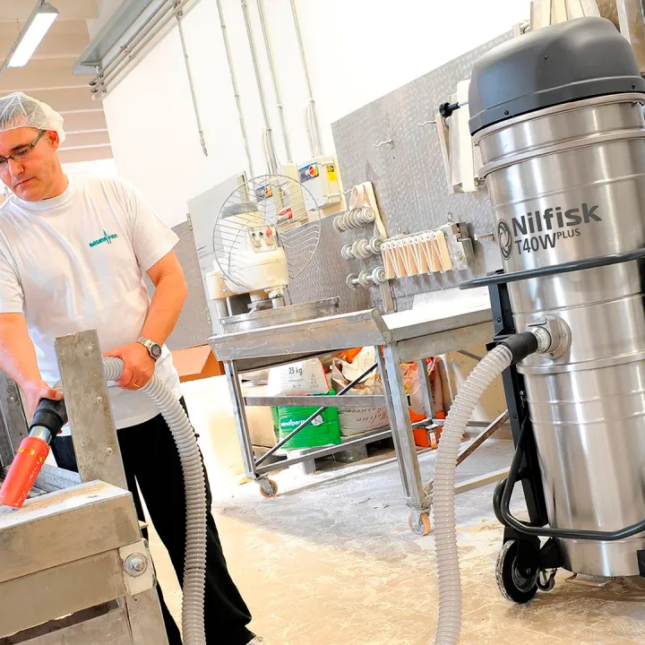 Aspirador Industrial Nilfisk T40W Plus - detalle de máquina