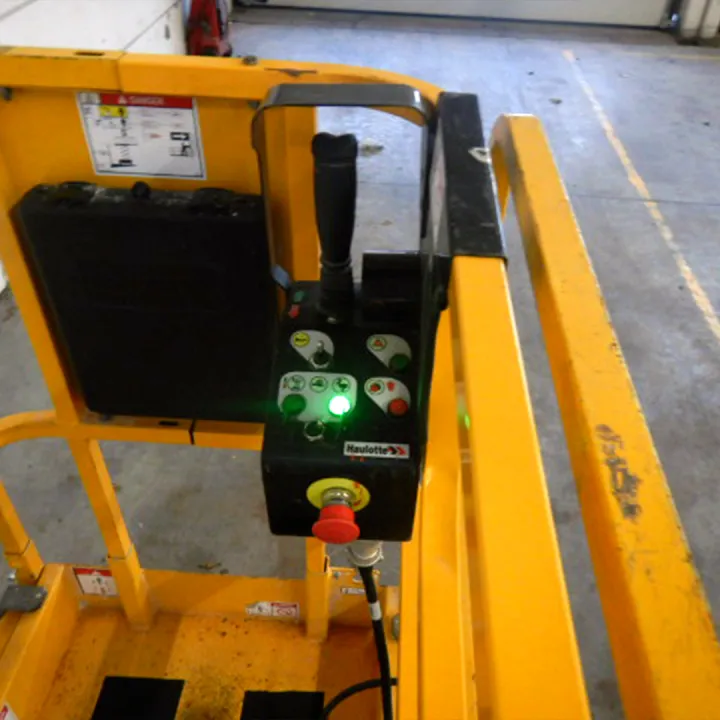 Plataforma Elevadora de Tijera Haulotte Compact 8 - detalle de máquina